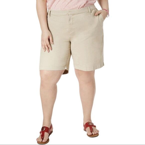 Lot 3 NWT- Tommy Hilfiger Womens Hollywood Mid-Rise Khaki, Chino Shorts Plus 22W - Picture 1 of 7